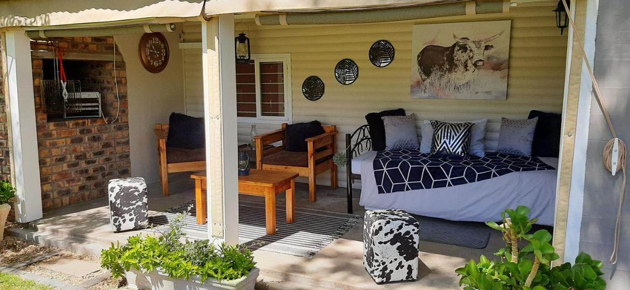 Rosenhof Nut Hut Cottage Клануилям Екстериор снимка