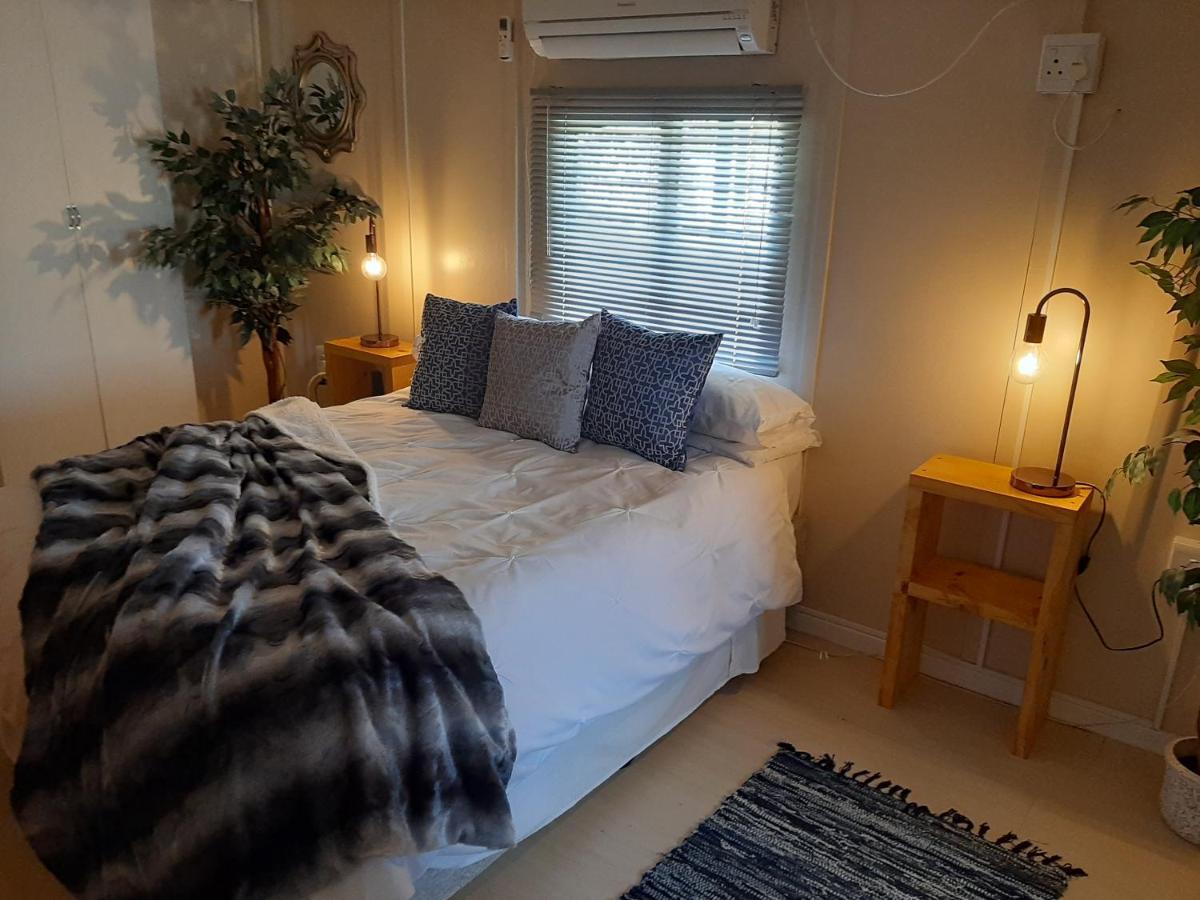 Rosenhof Nut Hut Cottage Клануилям Екстериор снимка